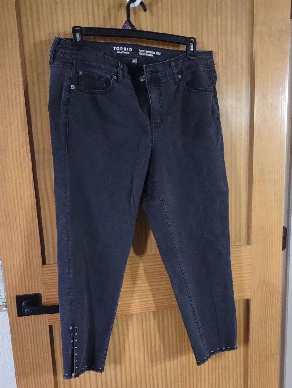 16 R Torrid Washed Black Ankle Denim with Stud Trim